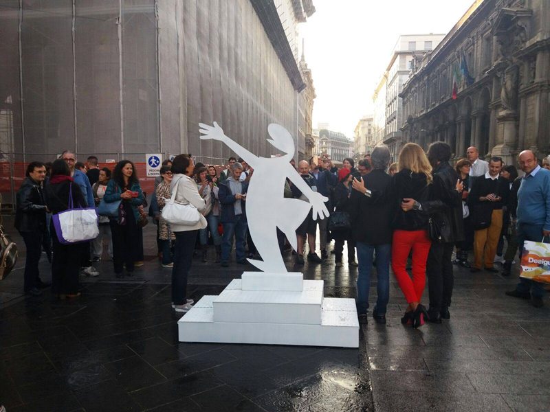Una statua per la Linea